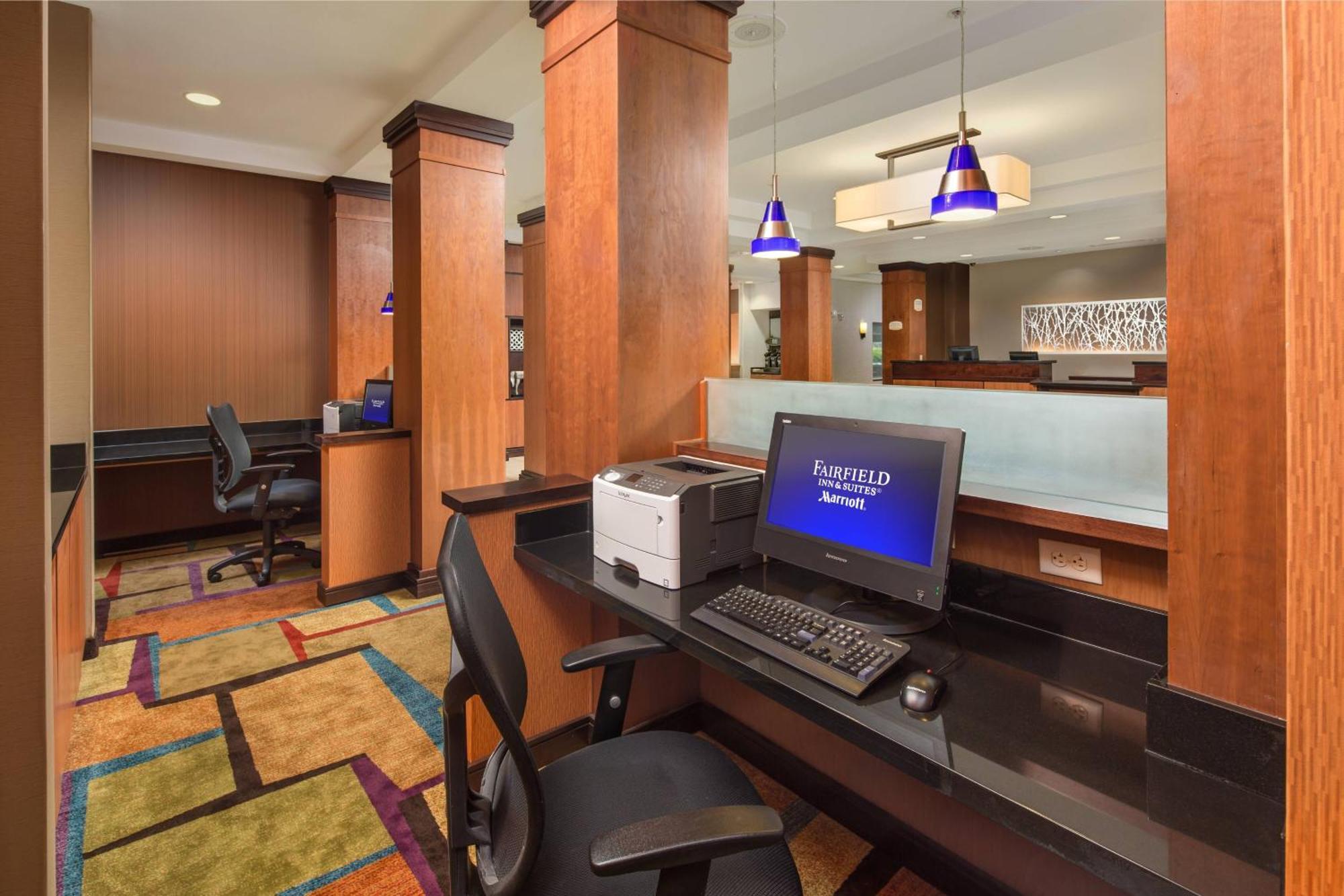 Fairfield Inn And Suites Кливленд Экстерьер фото