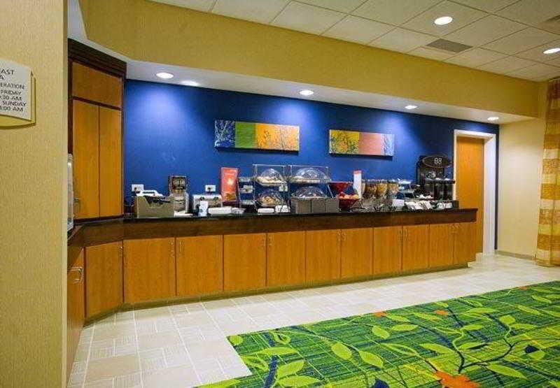 Fairfield Inn And Suites Кливленд Ресторан фото